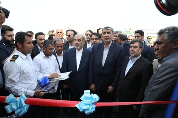 پیوست یک فروند شناور مسافری با حضور وزیر راه وشهرسازی