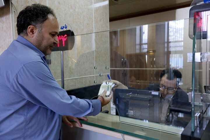 منافع سپرده‌گذاران بانکی و سهامداران صیانت خواهد شد