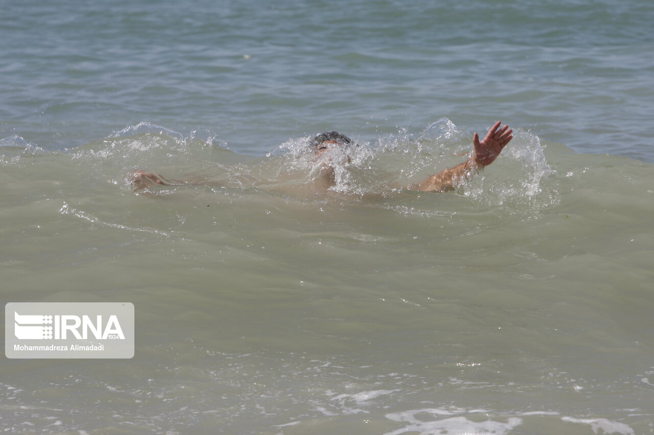 ناجیان غریق، نوروز امسال ۱۵ نفر را در آبهای ساحلی قشم نجات دادند