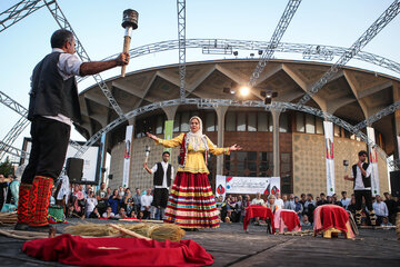 جشنواره نمایش‌های آیینی و سنتی