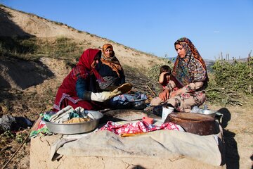 پخت نان سنتی در جشنواره روستایی گالیکش