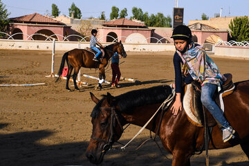 اوقات فراغت و آموزش سوارکاری در اصفهان