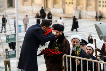 اهتزاز پرچم اباعبدالله الحسین(ع) برفراز بارگاه عبدالعظیم(ع)