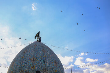 آیین برافراشتن پرچم سیاه حرم احمد بن موسی شاهچراغ(ع)