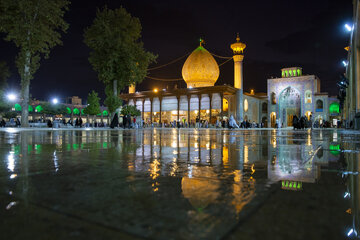 آیین برافراشتن پرچم سیاه حرم احمد بن موسی شاهچراغ(ع)