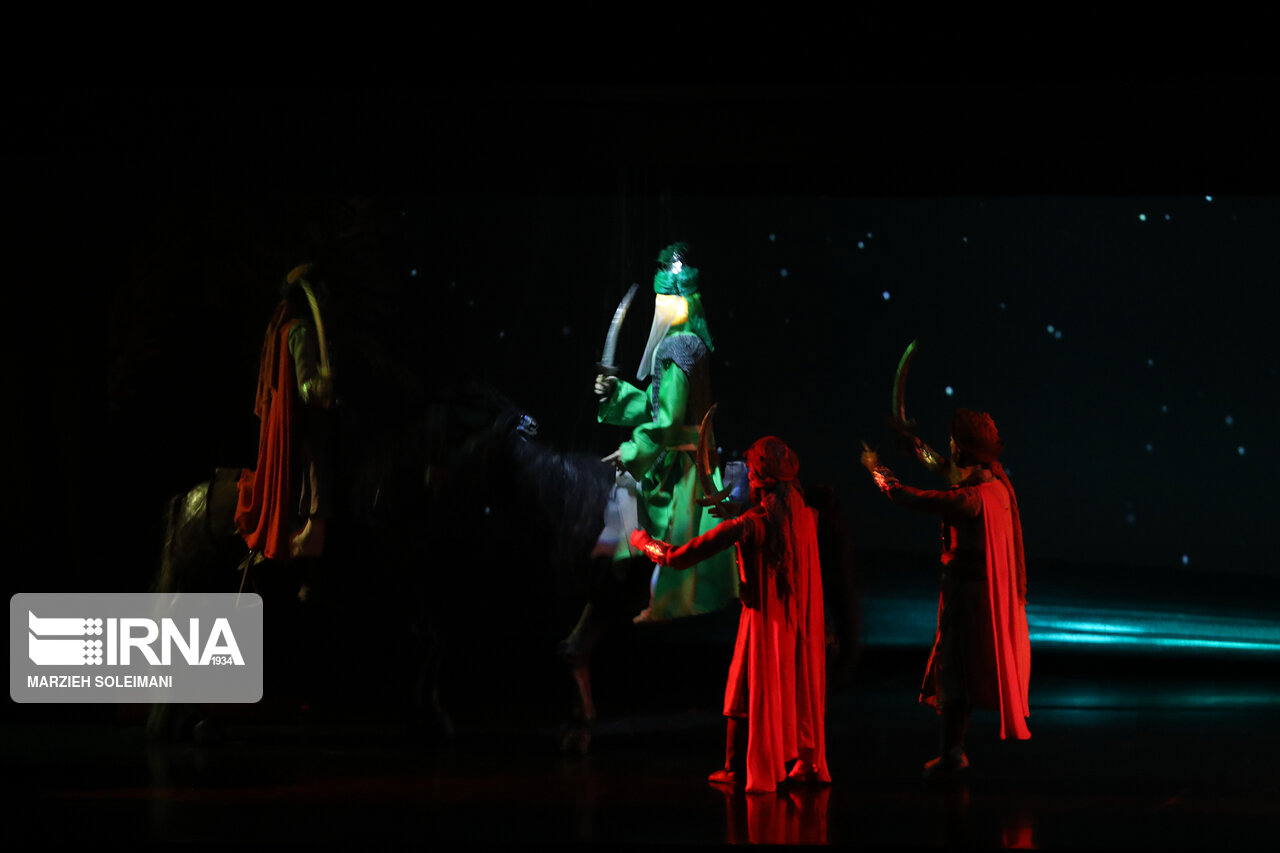 Die Ashura-Oper wird in der Vahdat-Halle aufgeführt