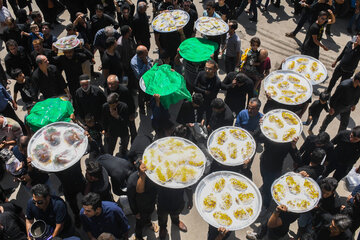 La distribution de repas gratuits à l'occasion de Muharram