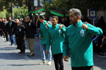 ایرنا - مراسم عزاداری روز عاشورا حسینی(ع) روز سه‌شنبه با حضور عزاداران حسینی همزمان با سراسر کشور در شهر ارومیه برگزار شد. عکاس طاها اصغرخانی