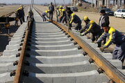 عملیات ریل‌گذاری راه‌آهن بستان‌آباد- تبریز آغاز شد