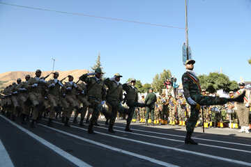 مراسم رژه روز ارتش در سنندج‎