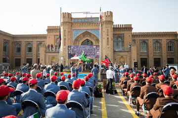 ایرنا-تهران- پیروز حناچی شهردار تهران روز دوشنبه اول مهر زنگ آغاز سال تحصیلی را در دبیرستان ماندگار البرز پایتخت نواخت.