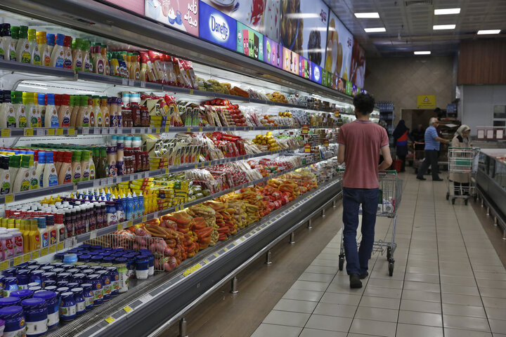 انتظار کاهش قیمت کالاهای مصرفی یک ماه پس از افت نرخ دلار