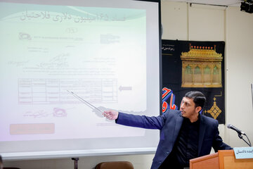 ایرنا-تهران- دومین جلسه رسیدگی به اتهامات علی دیواندری و هشت متهم دیگر مبنی بر اخلال در نظام اقتصادی کشور که بیشتر متهمان آن از فعالان نظام بانکی هستند، روز سه شنبه به ریاست قاضی موحد برگزار شد. علی دیواندری، مجید سعادتی، بهروز مختاری، رحمت الله باختری، مهدی فلاحتیان، اسماعیل احدی، سمانه حضرتی آشتیانی، وحید نمازی و حسین ابوالحسنی از متهمان این پرونده هستند.