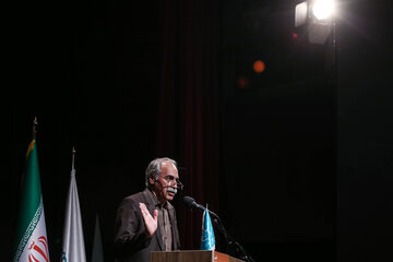 سخنرانی فرشید یزدانی مدیرعامل انجمن حمایت از حقوق کودکان در مراسم بیست و پنجمین سالگرد تاسیس انجمن حمایت از حقوق کودکان