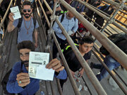زائران اربعین عکس صفحات گذرنامه را در گوشی تلفن همراه ذخیره کنند
