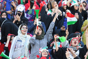 Иранские женщины посетили футбольный матч впервые за 40 лет
