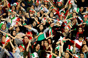 Присутствие иранских женщин на стадионе в матче Иран-Камбоджа
