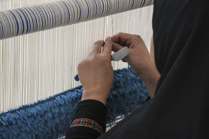 روزی به نام دستهای تو