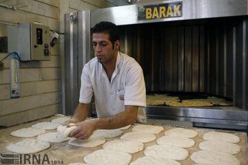فرمانداری تالش افزایش سهمیه آرد نانوایان را پیگیری می‌کند