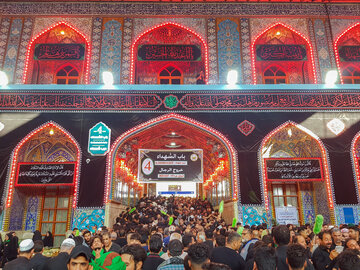 حرم امام حسین(ع) در شب اربعین