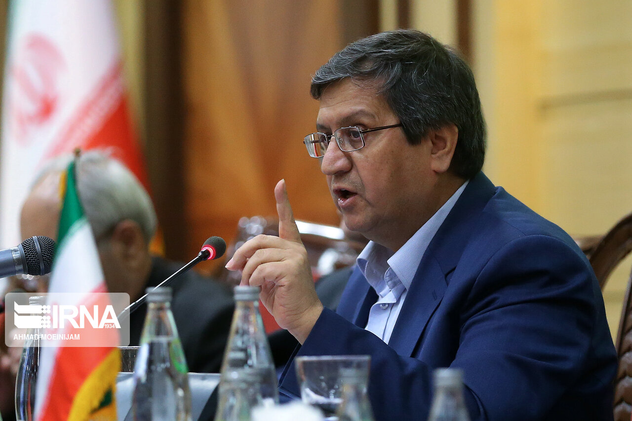 همتی: مشکلی برای تجارت خارجی و ثبات ارز ایجاد نمیشود همتی: مشکلی برای تجارت خارجی و ثبات ارز ایجاد نمیشود