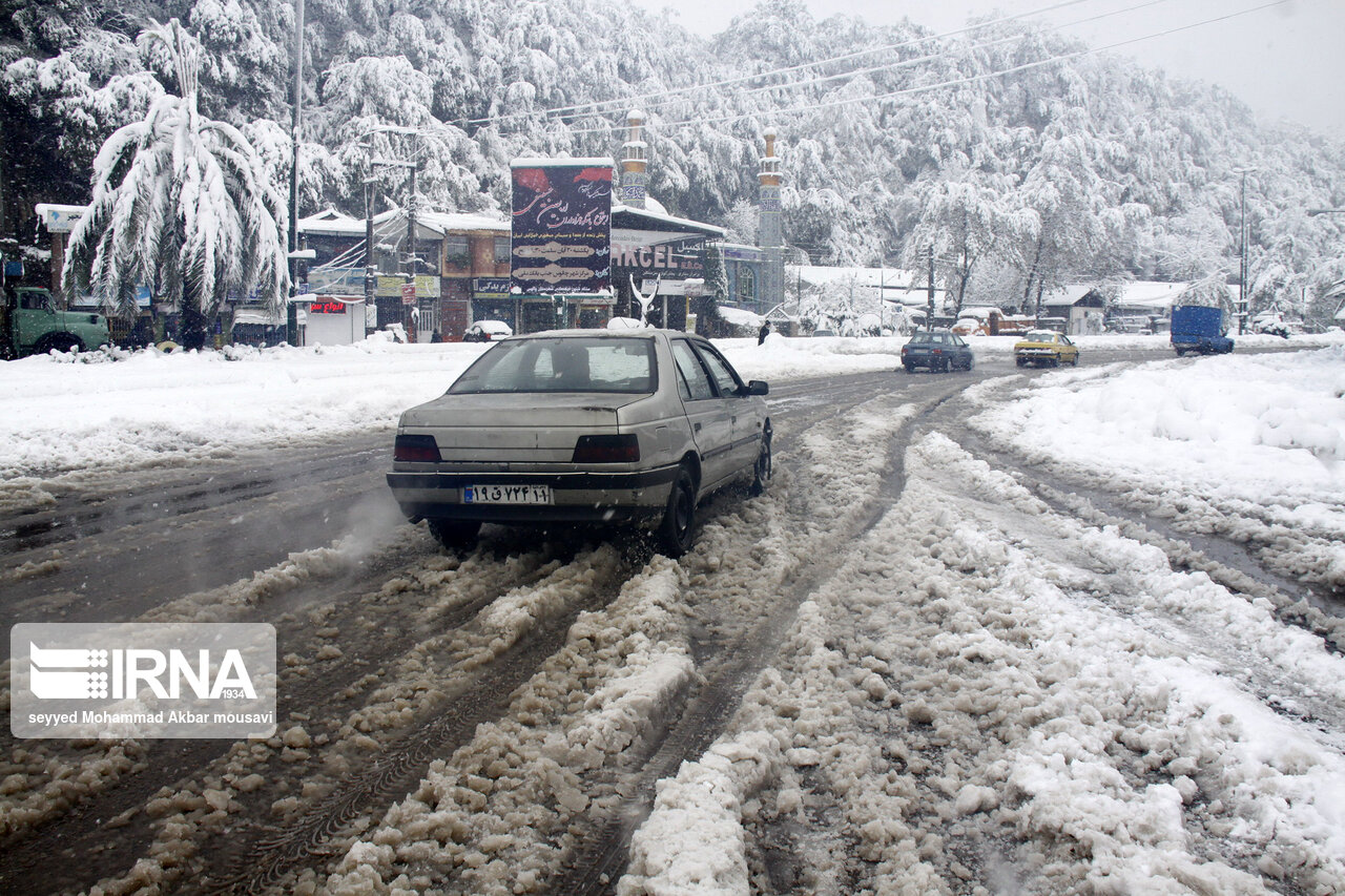 تداوم بارش برف و باران در جاده‌های ۸ استان کشور