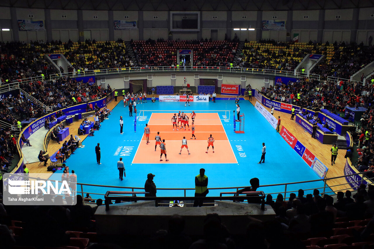 دیدار سنتی والیبال سایپا و شهرداری ارومیه/ این بار در ورزشگاه ۶ هزار نفری غدیر