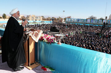 روحانی: تعهد یکجانبه معنا ندارد، به تماشاچی نیازی نیست