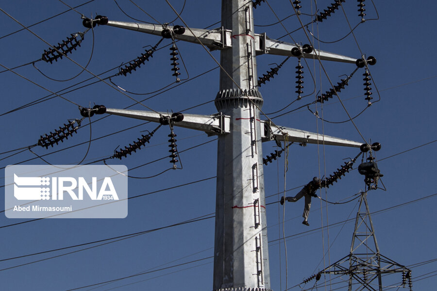 پایداری شبکه برق و گذر موفق از پیک تابستان دستاورد امسال