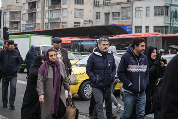 ایرنا-تهران- استفاده از قطارشهری، اتوبوس و تاکسی‌ها در ناوگان حمل و نقل عمومی، زمینه‌ساز تسهیل سفرهای درون شهری در این کلانشهر است.عکاس اصغر خمسه