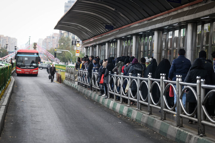 ۵۹ درصد خودروهای بزرگراه همت پایتخت تکسرنشین است/ اجرای مسیر ویژه حملونقل همگانی