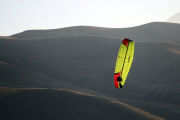 تفریح بر بلندای «میشو‎» ورزش‌های هوایی چتربازی پاراگلایدر
