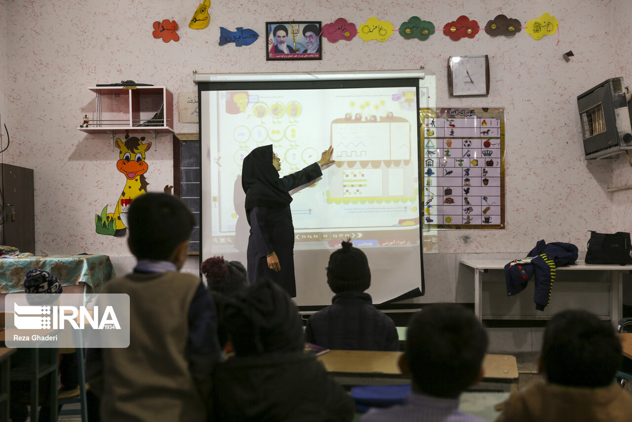 صحرایی: معلمان قهرمان معرفی می‌شوند/ ساخت ۷ هزار مدرسه در دولت سیزدهم