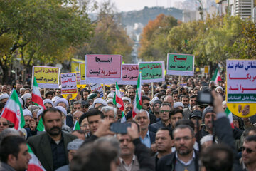 شرکت در راهپیمایی ۲۲ بهمن پیش‌ نمایشی برای انتخابات است