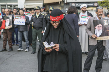 اجتماع بزرگ مردم تهران در محکومیت آشوبگران