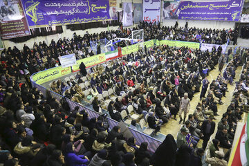 ایرنا-سنندج- اجتماع بزرگ بسیجیان استان کردستان روز سه شنبه در سالن آزادی شهر سنندج برگزار شد. عکاس سیدمصلح پیرخضرانیان