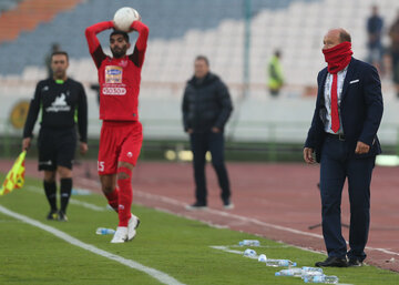 دیدار پرسپولیس و صنعت نفت آبادان