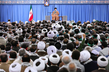 رهبر انقلاب: ملت ایران بار دیگر اقتدار و عظمت خود را نشان داد