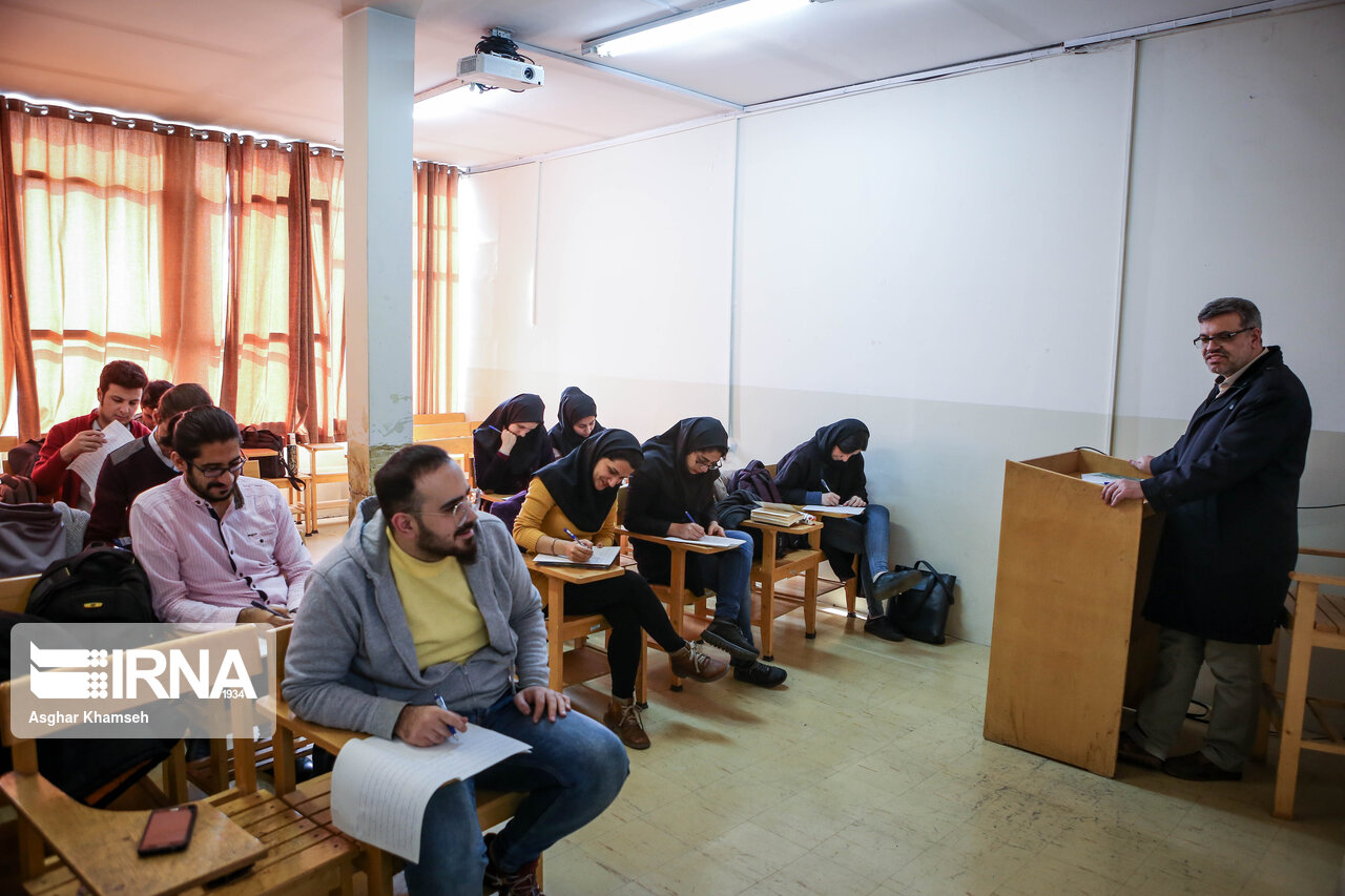 جریان دانشجویی ایران از مرجعیت به پیرو بودن تبدیل شده است