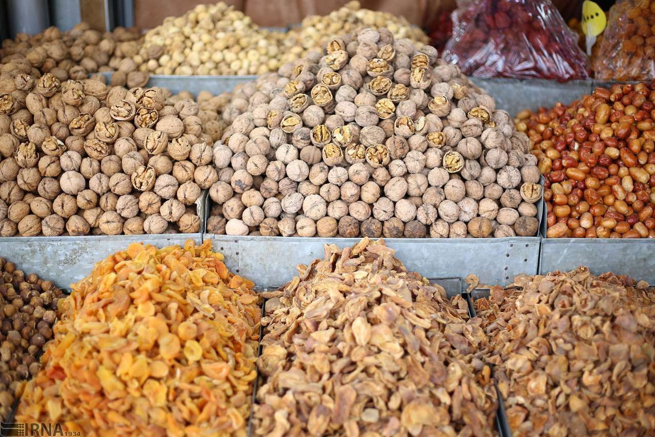 گروههای نظارتی در آستانه نوروز عرضه مواد غذایی در استان همدان را رصد می‌کنند