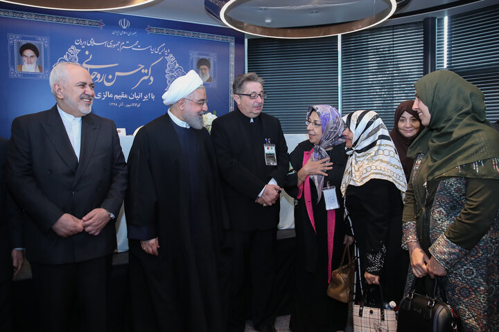 دیدار صمیمی روحانی با ایرانیان مقیم مالزی
