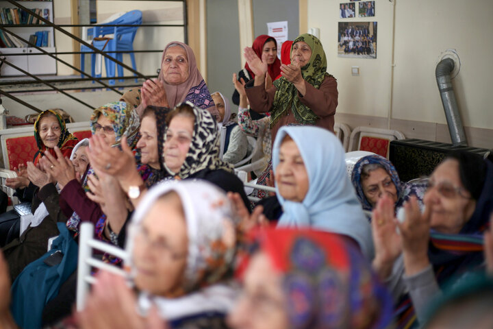 وجود ۹ میلیون و ۳۰۰ هزار سالمند در کشور/ زنانه شدن سالمندی