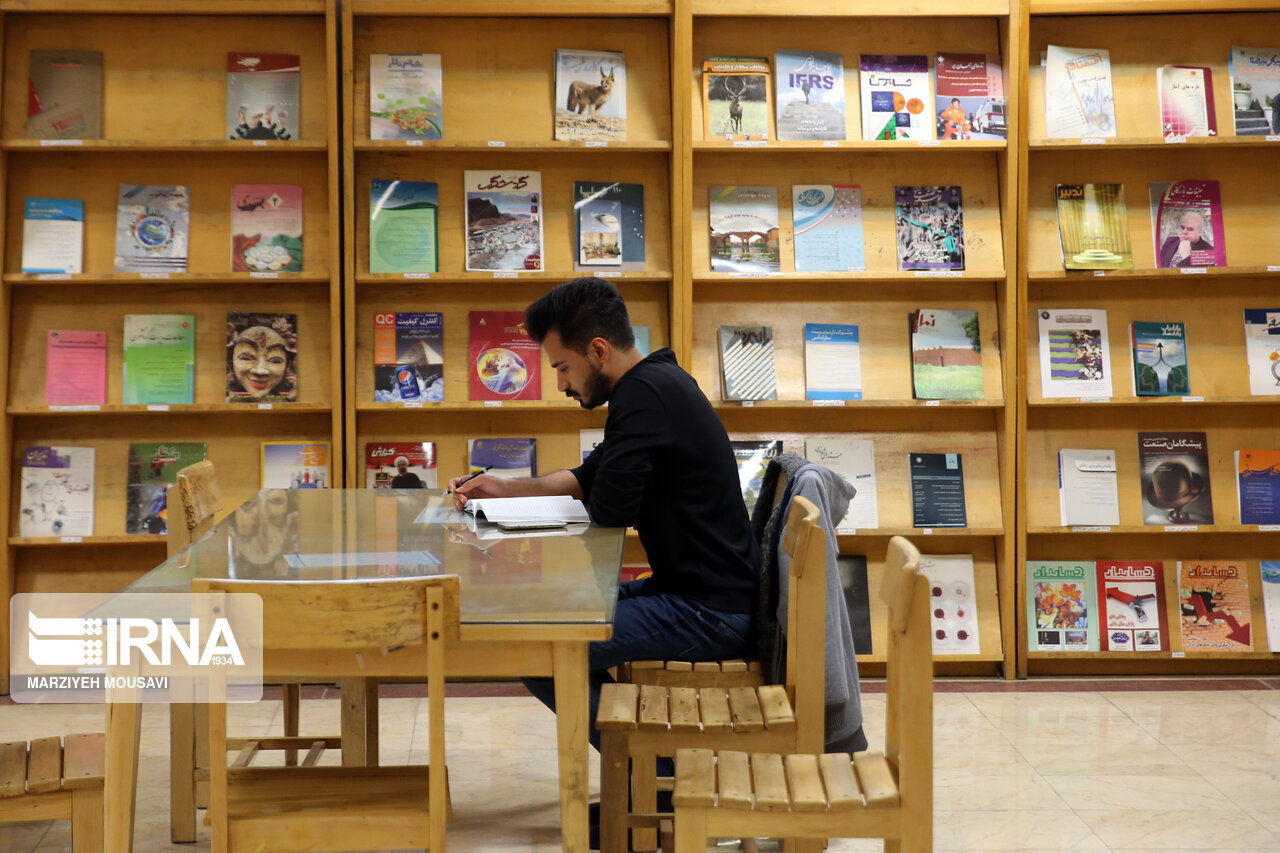 افزایش ۱۵ درصدی امانت‌گیری کتاب در شهرستان ری