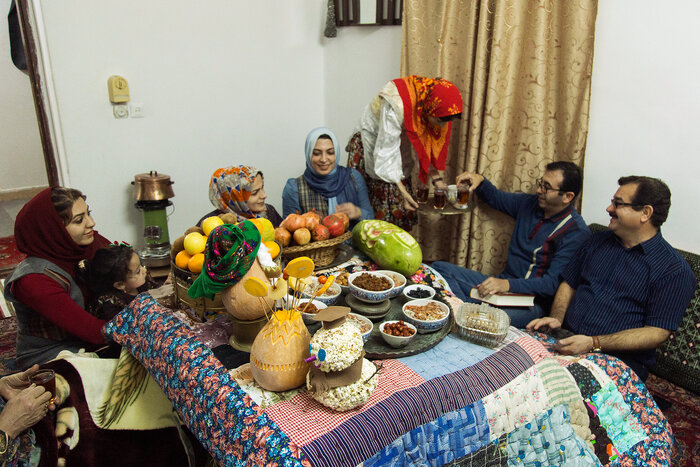 در آغوش بلندترین شب سال؛ روایت یک یلدای بیصدا