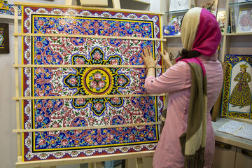 کاشی هفت رنگ شیراز