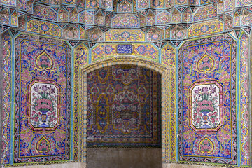کاشی هفت رنگ شیراز