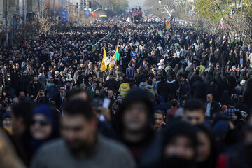 ایرنا-تهران- مراسم تشییع پیکر شهدای مقاومت امروز صبح دوشنبه از مقابل دانشگاه تهران برگزار شد.عکاس مرضیه موسوی