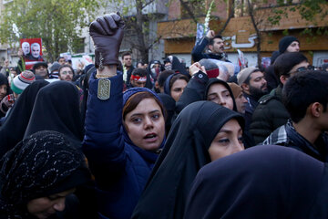 ایرنا-تهران- مراسم تشییع پیکر شهدای مقاومت امروز صبح دوشنبه از مقابل دانشگاه تهران برگزار شد.عکاس مرضیه سلیمانی