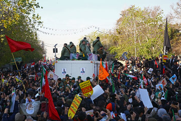 ایرنا-تهران- مراسم تشییع پیکر شهدای مقاومت امروز صبح دوشنبه از مقابل دانشگاه تهران برگزار شد.عکاس مرضیه سلیمانی