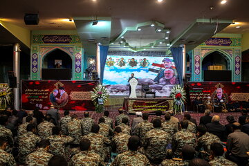 ایرنا- اراک- مراسم بزرگداشت شهید سردار سلیمانی بعد از نماز مغرب شامگاه سه شنبه در مصلی اراک برگزار شد.

